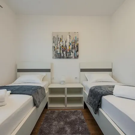 La Prima Privlaka Luxury Apartments I شقة