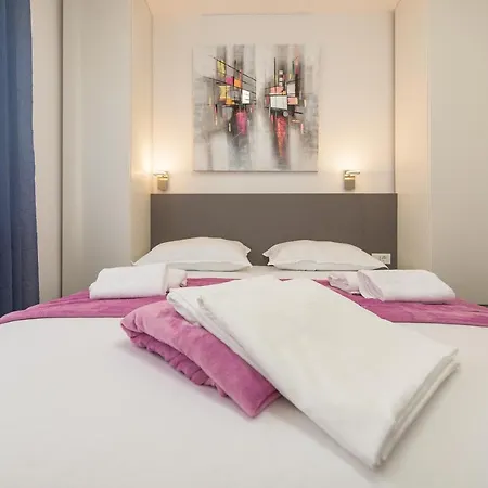 La Prima Privlaka Luxury Apartments I * بريفلاكا