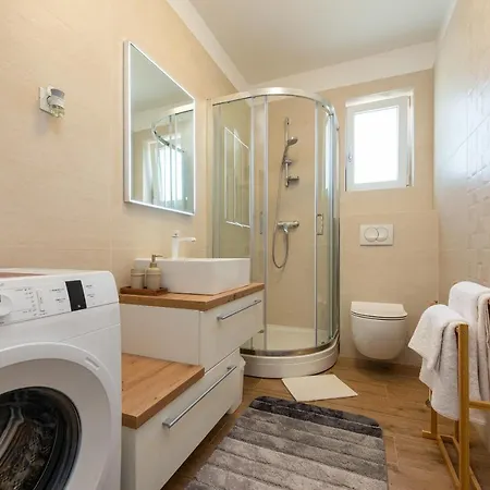 Apartment La Prima Privlaka Luxury Apartments I *